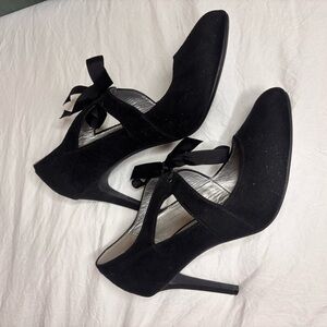 X-Appeal Black Ribbon Heels
